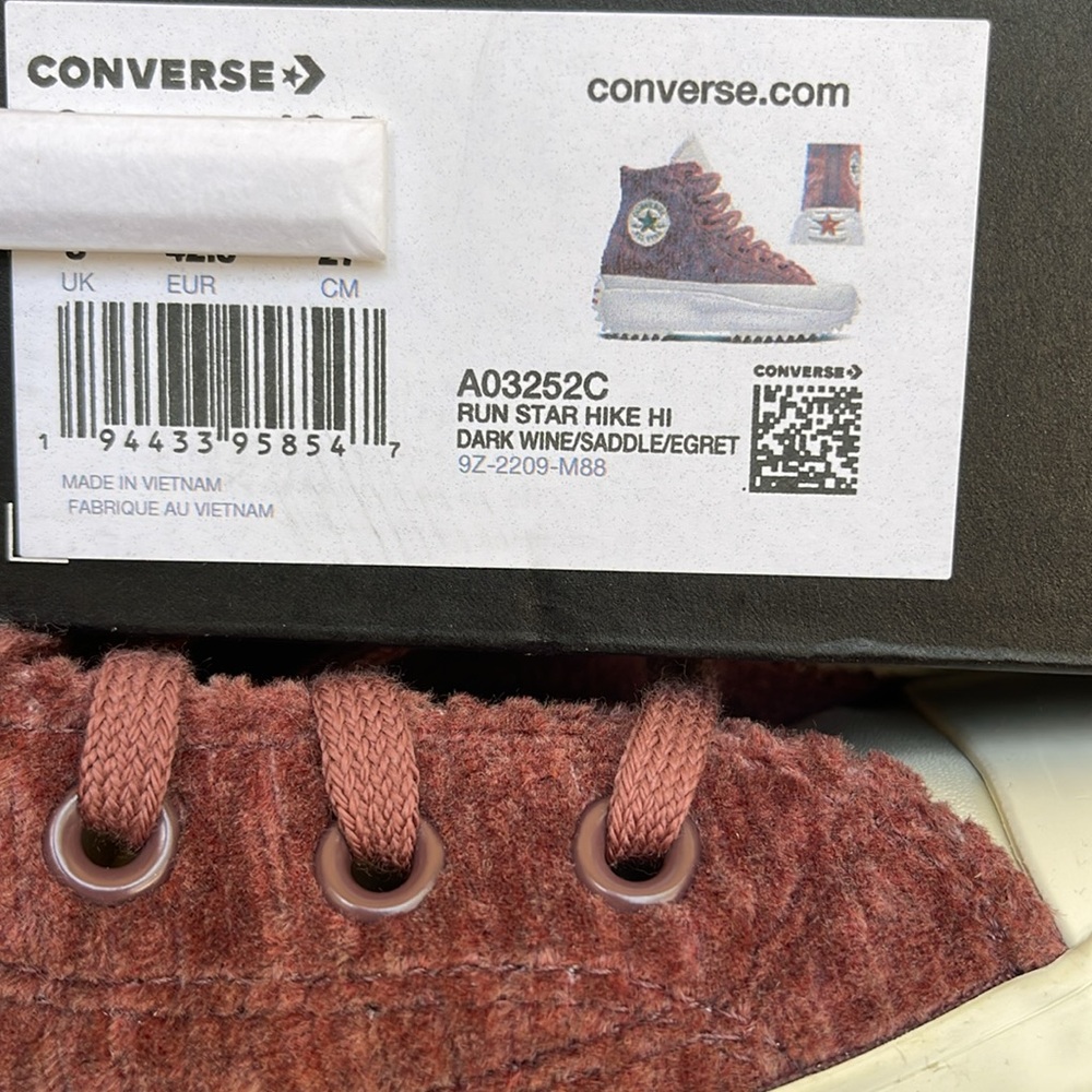 Converse WMNS А03252С CTAS
RUN STAR HIKE HI
DARK WINE/SADDLE/EGRET
Sneakers - Picture 16 of 16